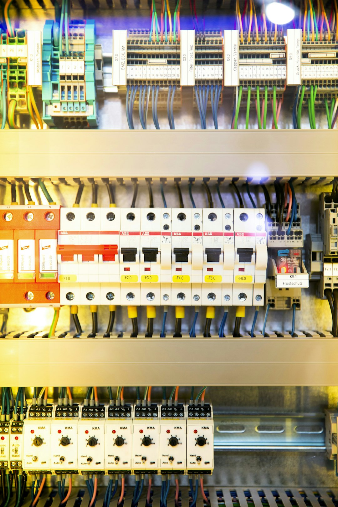 Top Electrical Contractor Services in Florida: Your Guide thumbnail