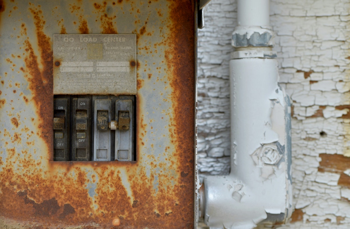 Top 5 Signs You Need Fuse Box Replacements