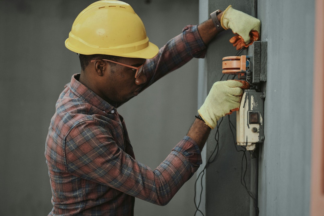 Comprehensive Electrical Work in Florida: What to Expect thumbnail